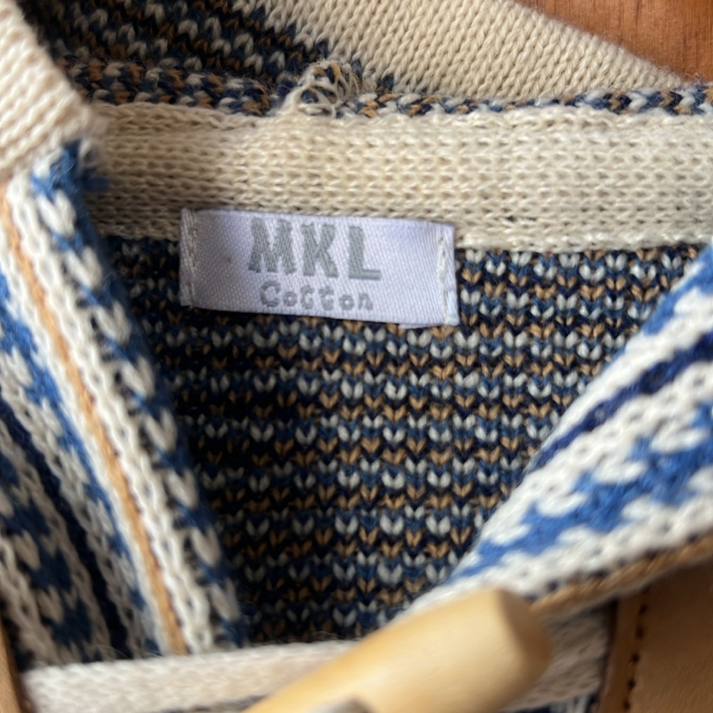 New-Handmade Sweater - Picture 5 of 7